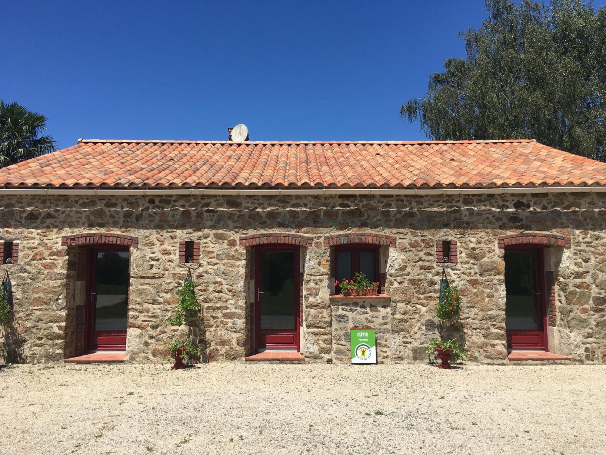 Gîte Saint-Michel-Mont-Mercure, 3 pièces, 4 personnes - FR-1-426-249 Sevremont Extérieur photo