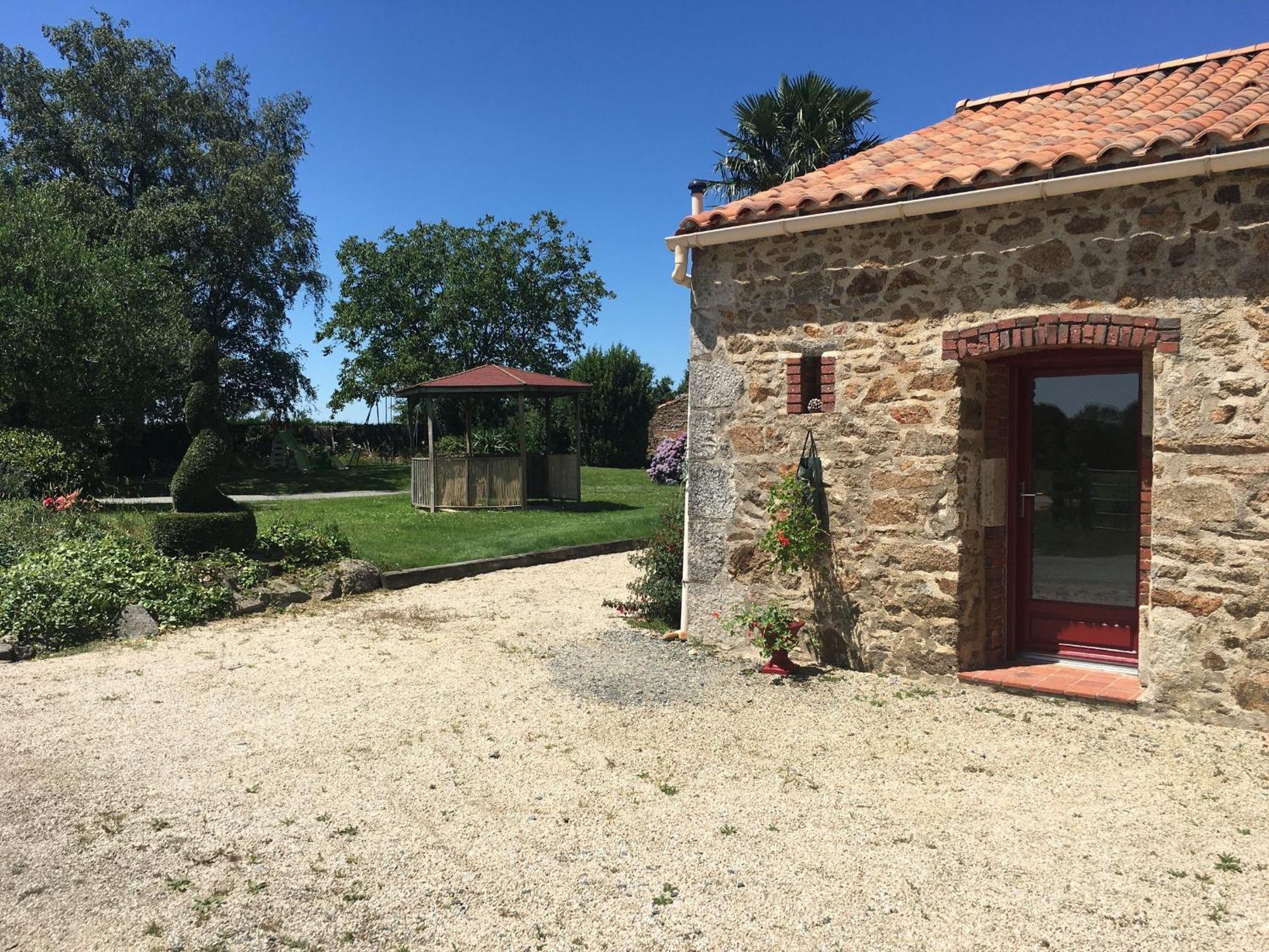 Gîte Saint-Michel-Mont-Mercure, 3 pièces, 4 personnes - FR-1-426-249 Sevremont Extérieur photo